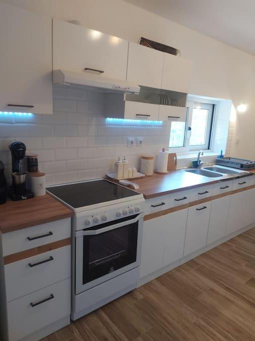 Houlia Home Διαμέρισμα Με Δωρεάν Χώρο Στάθμευσης Steniaí Buitenkant foto