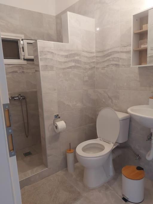 Houlia Home Διαμέρισμα Με Δωρεάν Χώρο Στάθμευσης Steniaí Buitenkant foto