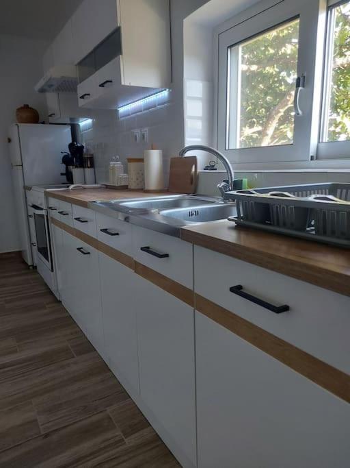 Houlia Home Διαμέρισμα Με Δωρεάν Χώρο Στάθμευσης Steniaí Buitenkant foto