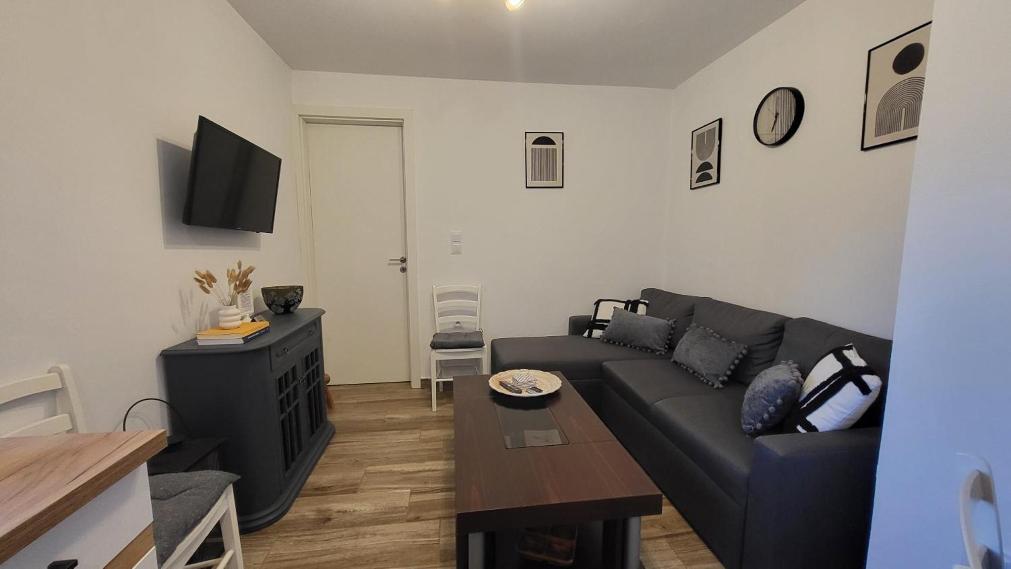 Houlia Home Διαμέρισμα Με Δωρεάν Χώρο Στάθμευσης Steniaí Buitenkant foto